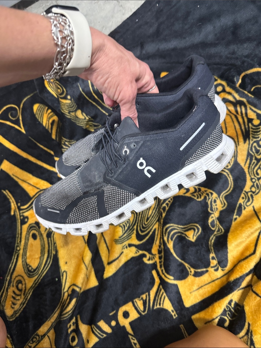 On Running Black and Gray Men's Running Shoe